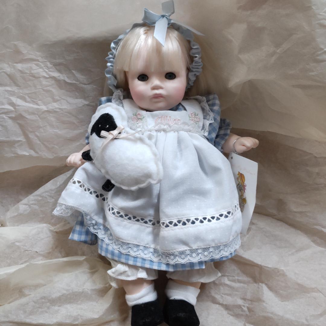 人形　コレクションドール　水色系