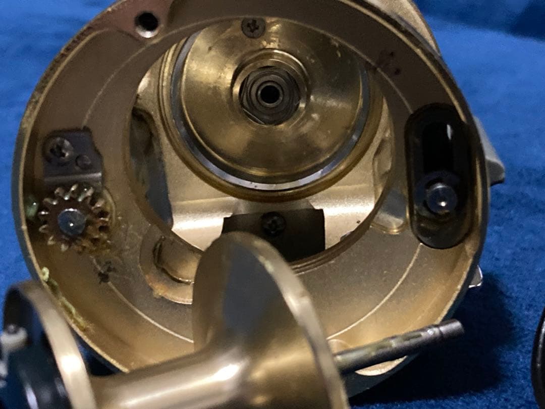 シマノ カルカッタ　小舟　401 左ハンドル