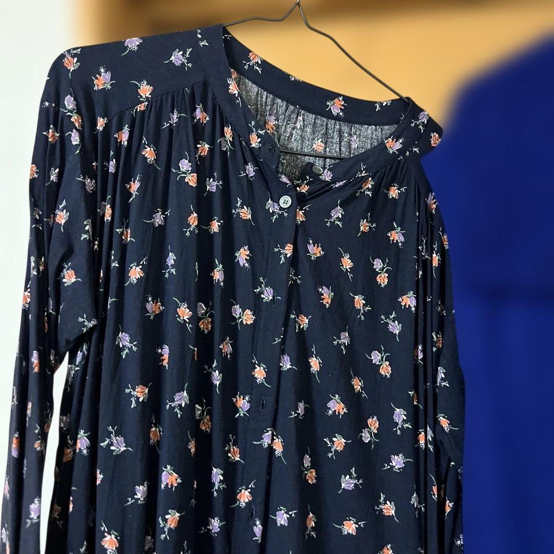 専用　ネイビー花柄ロングスリーブと青カーディガンセット