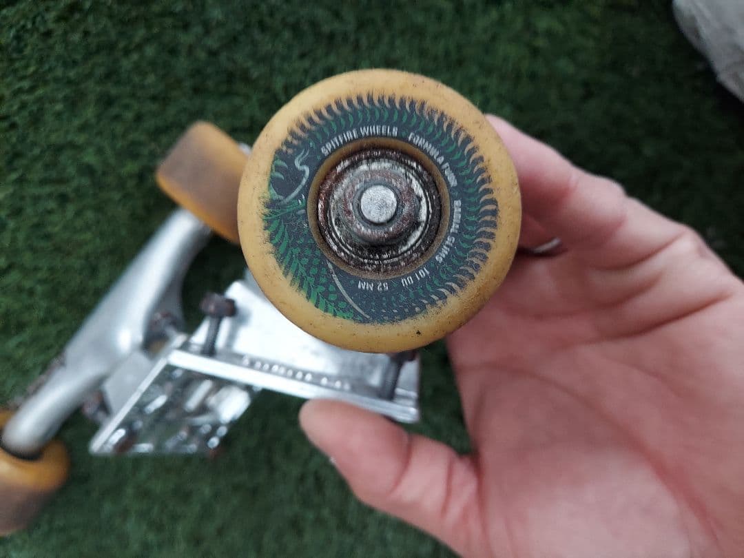 thunder titanium lights チタン 145 スケボー