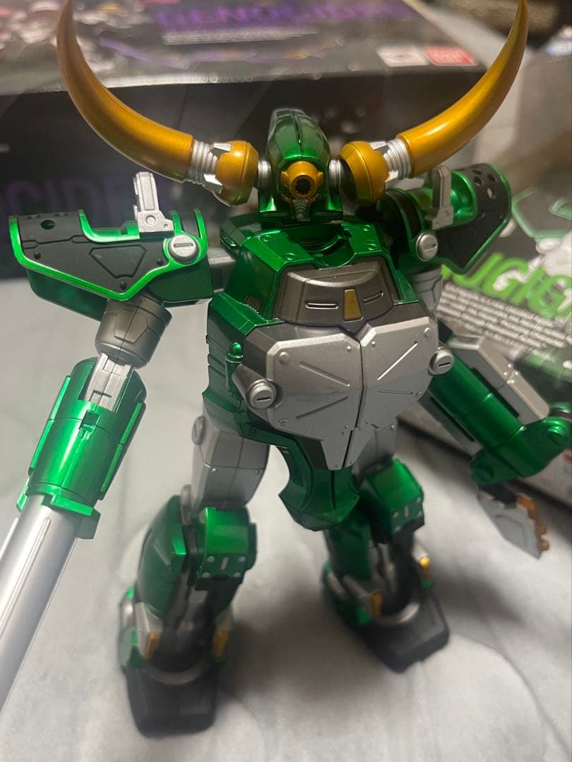 フィギュアーツ ジェノサイダー　マグナギガ　オルタナティブ（仮面ライダー龍騎）