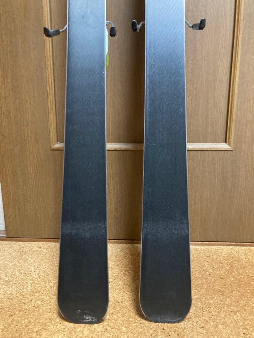 ディナスター　レディース用スキー　158cm 初中級者向けカービングスキー