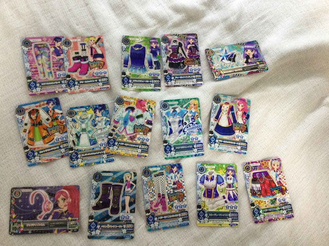 アイカツカード（旧アイカツ、アイカツスターズなど）まとめ売り　100枚以上