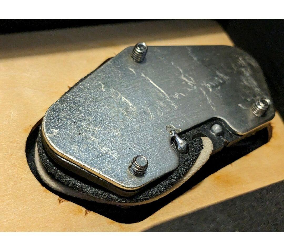 アルニコV　ピックアップ　ローラーサドル　メタルプレート　アセンブリ　セット