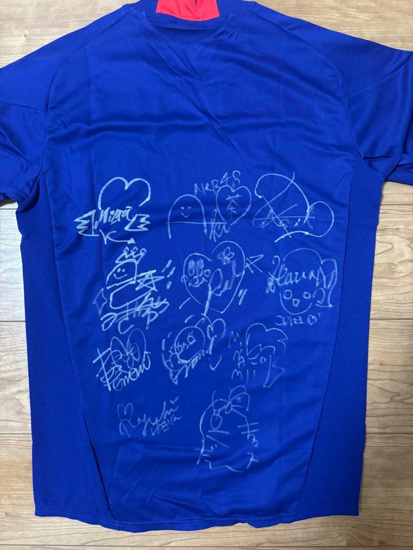 AKB48 サイン入り日本代表ユニフォーム