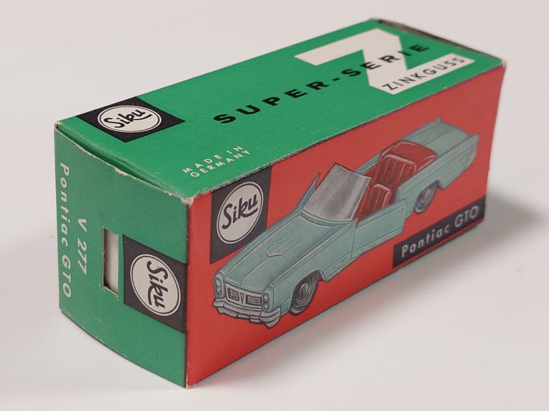 ミニカー Siku V 277 Pontiac