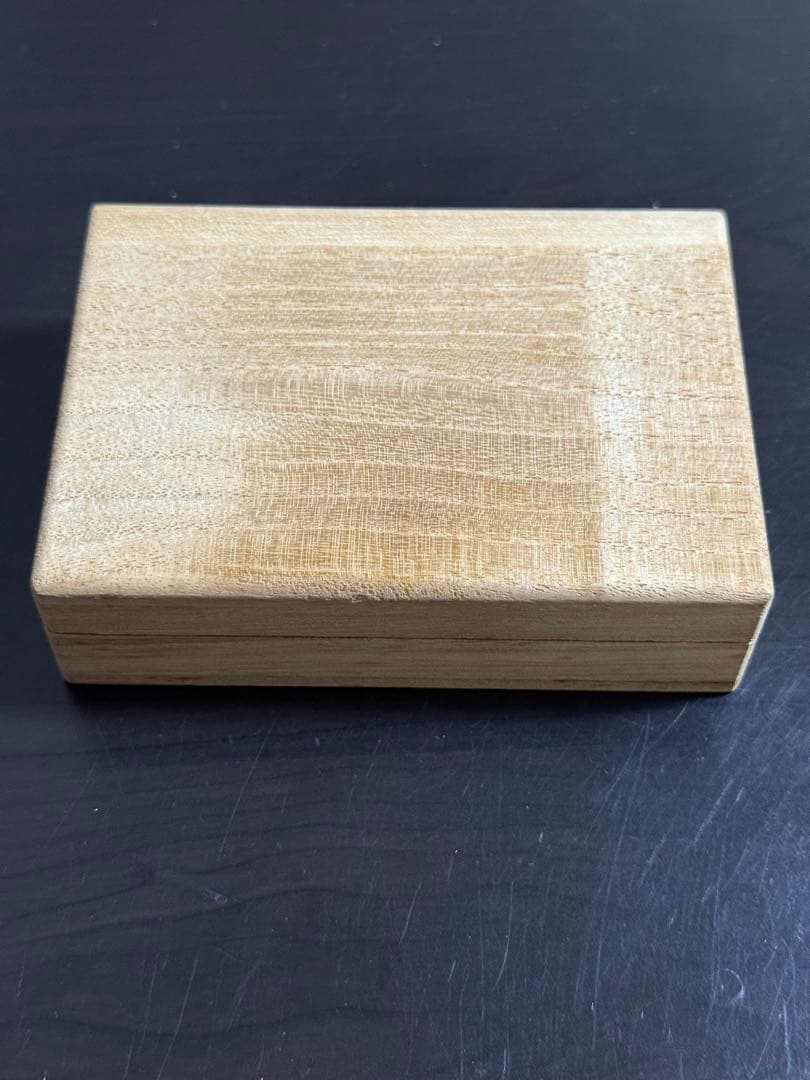 ハローキティ35周年記念 純金1g名刺カード ラッキーナンバー77！