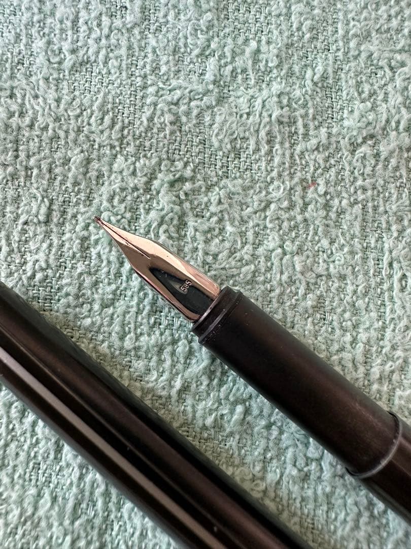 ペン先14K✨モンブラン 高級万年筆 ノブレスブラック MONTBLANC