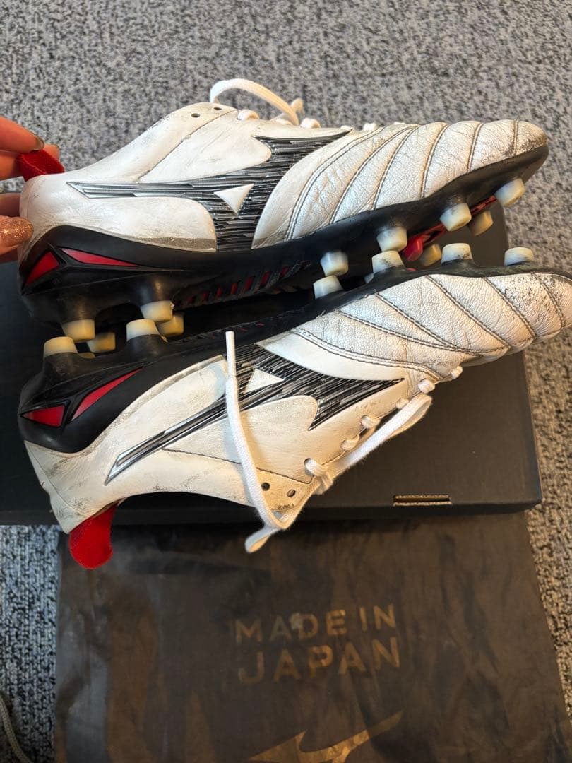 ミズノ　モレリアネオ4 25.5