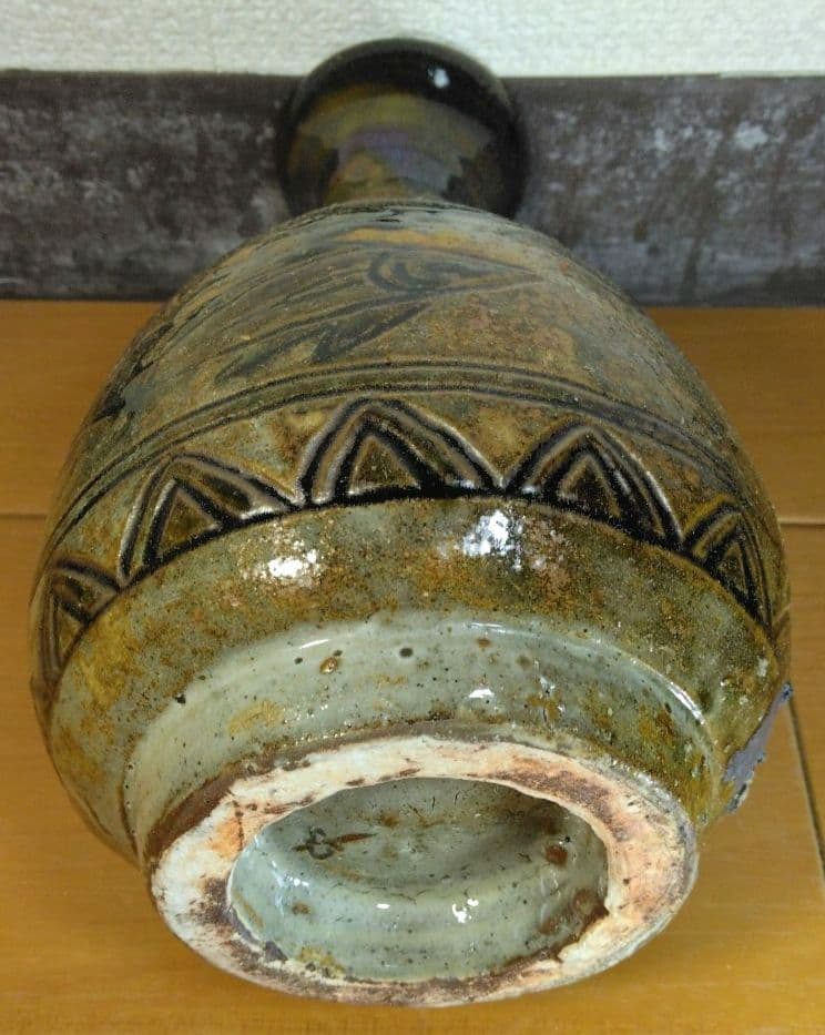 人間国宝 金城次郎 魚紋花瓶 栞 共箱 壷屋焼 やちむん 魚6匹彫文 蓮弁彫文