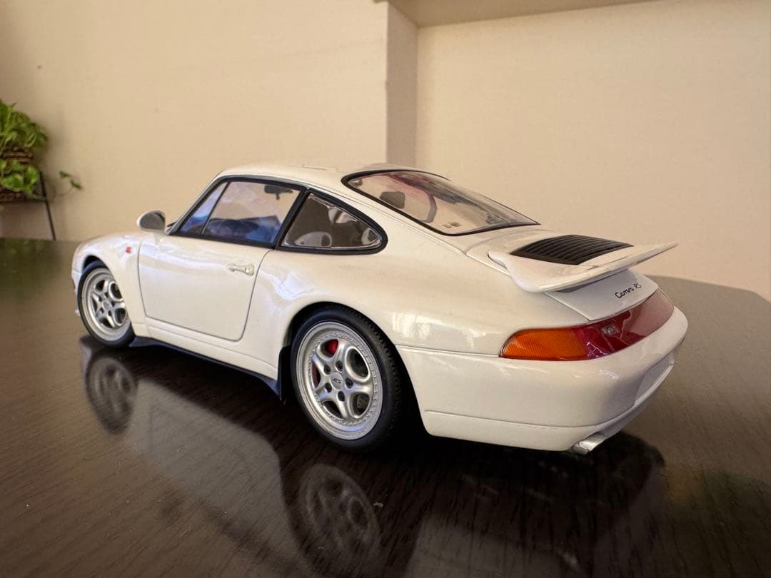 UTモデル　ポルシェ911 カレラRS 1/18サイズ