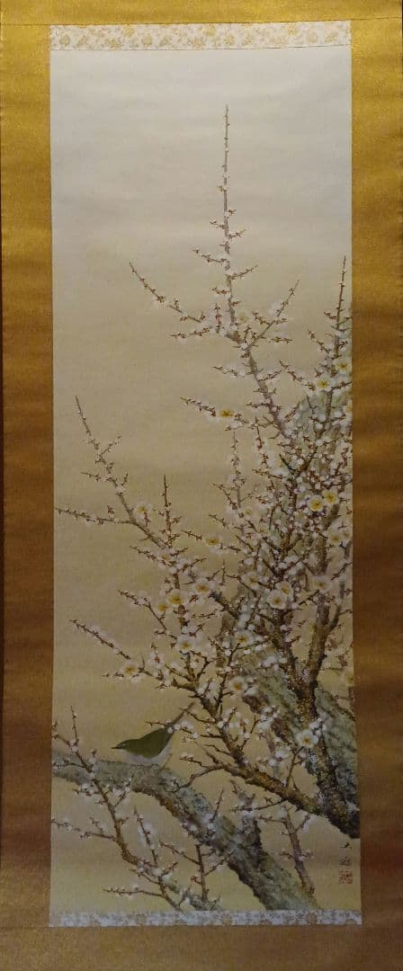 梅の花と小鳥の水墨画掛軸　鈴木大麻 作