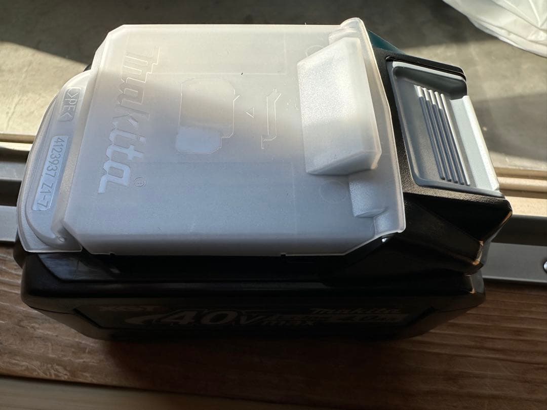 ■マキタ　BL4040　バッテリー　マキタ純正品テストで1〜2回使用