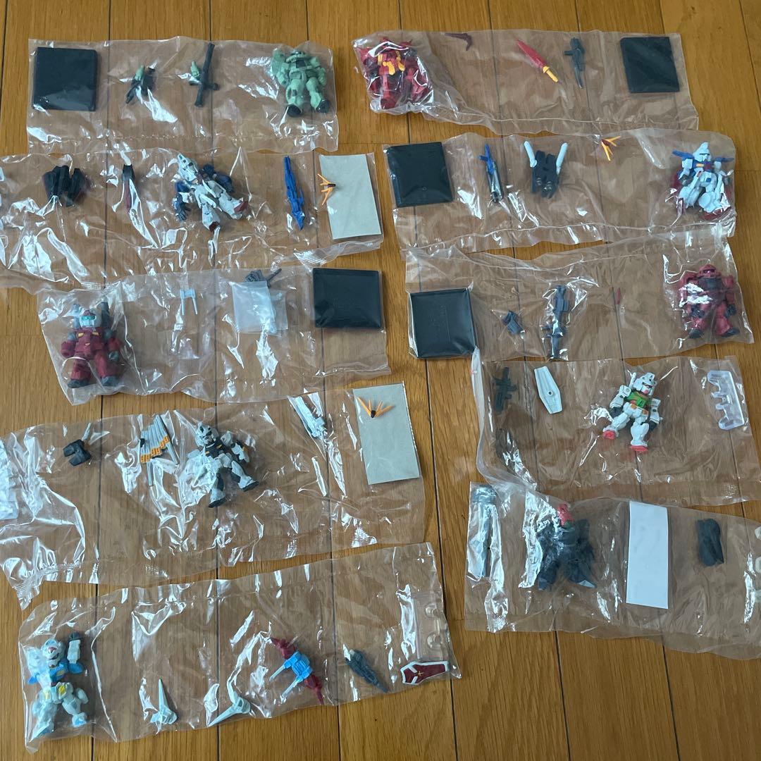 d*3様 【超お得】ガンダム　フィギュア　未開封２８個　＆　おまけ付き　塗装など