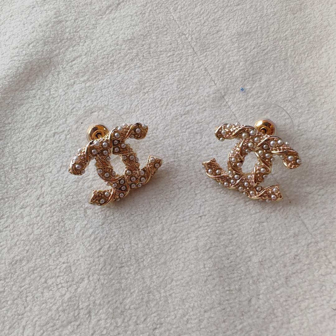 クラシックロゴ パール CCピアス