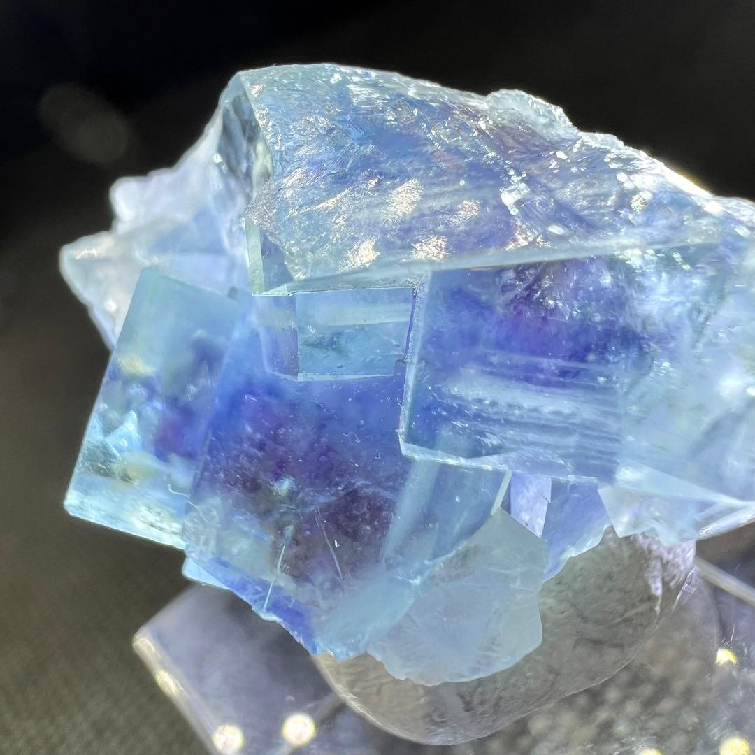 ヤオガンシャン産　ブルーパープルファントムフローライト　テリ、ツヤ抜群