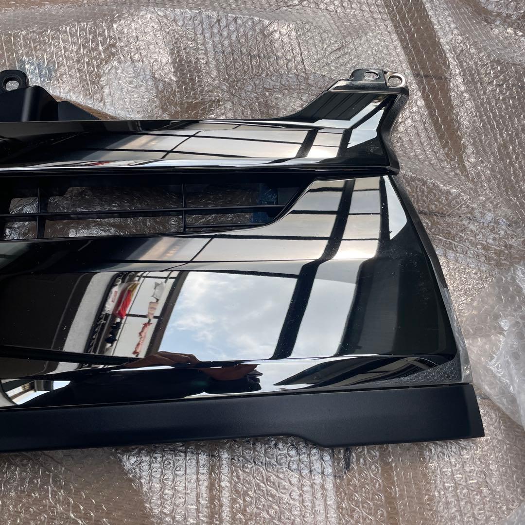 ハイエース6型ダークプライム純正グリル