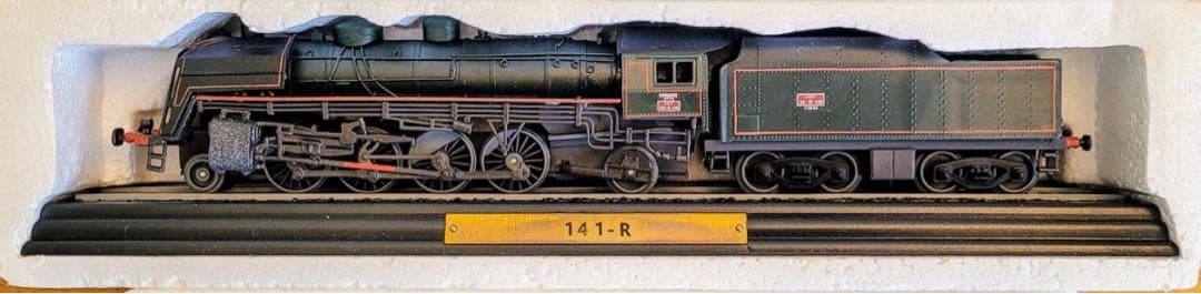 HOゲージ 蒸気機関車　スタティック（モーターなし）新品 ディスプレイレール付き