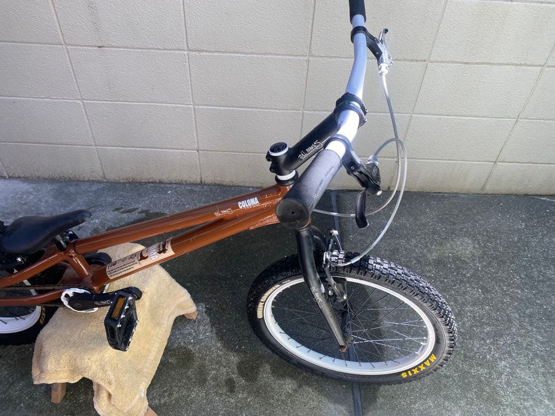 20インチ ブラウン トライアルバイク