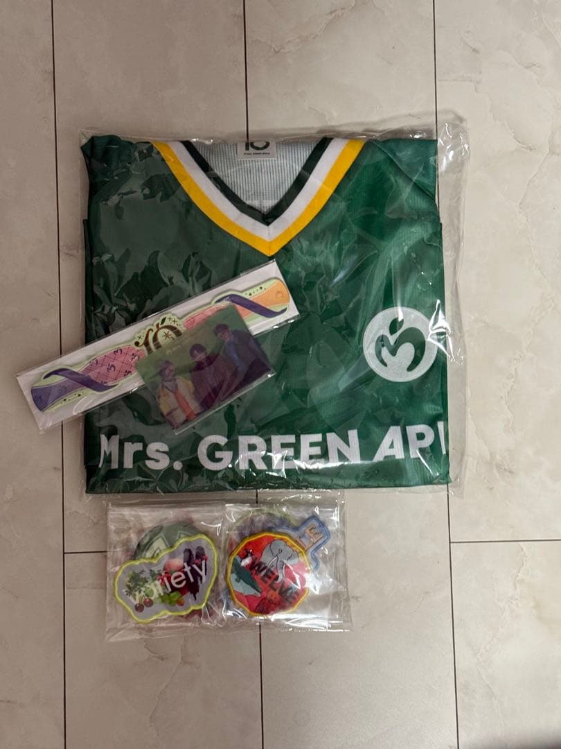 Mrs. GREEN APPLE 10周年　Tシャツとステッカーセット