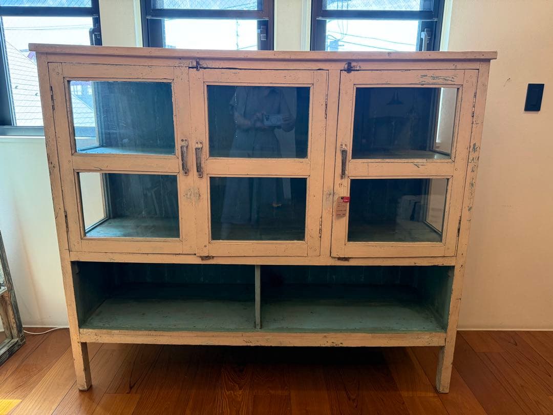 ※早い者勝ち最終価格※【展示品】木製キャビネット ガラス扉付き　ヴィンテージ