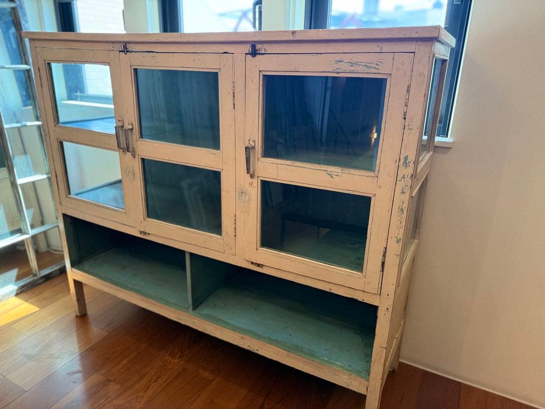 ※早い者勝ち最終価格※【展示品】木製キャビネット ガラス扉付き　ヴィンテージ