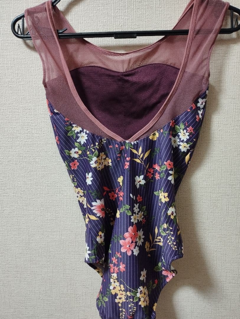 unoa ウノア 花柄 レオタード　バレエ