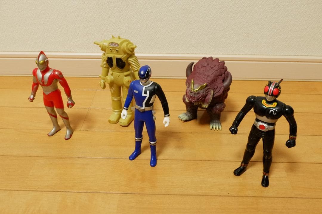 ソフビ人形　5体セット　昭和レトロ　ウルトラマン　怪獣　仮面ライダー　6-32