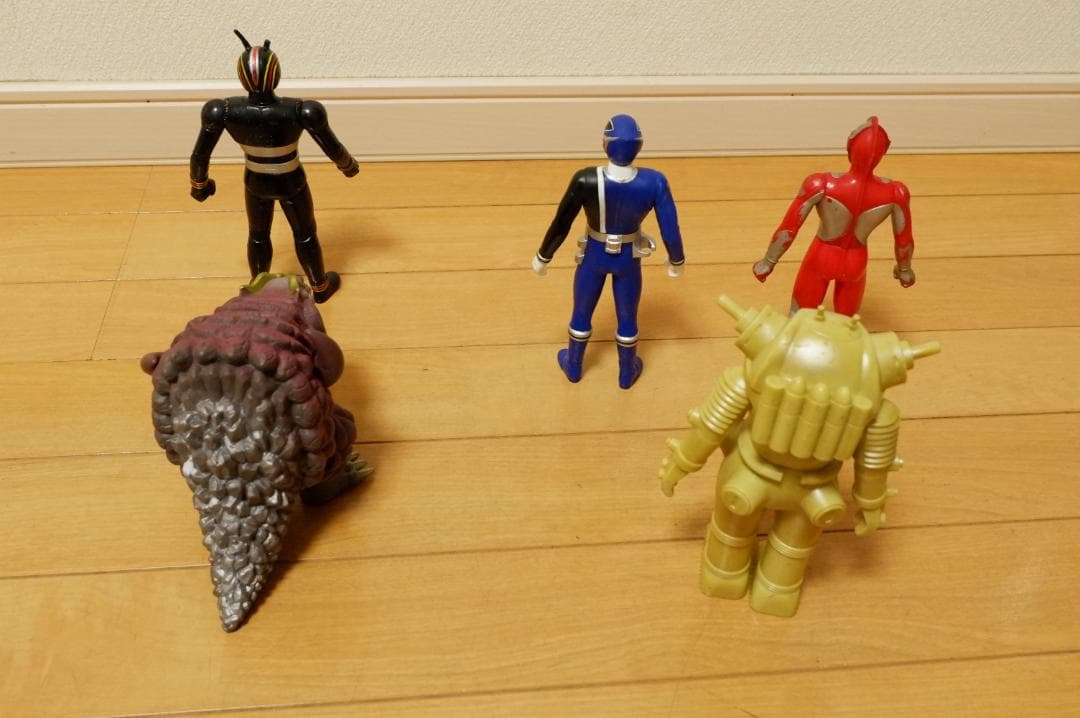 ソフビ人形　5体セット　昭和レトロ　ウルトラマン　怪獣　仮面ライダー　6-32
