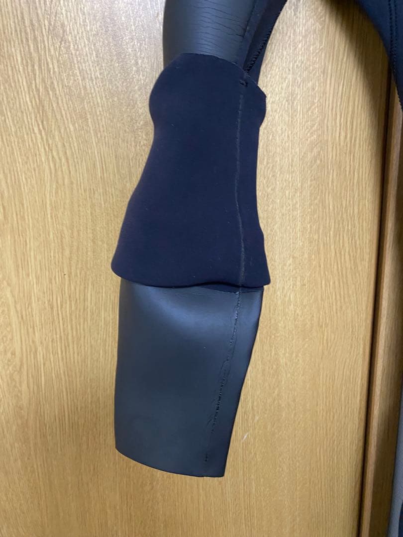 ★超人気メーカー！！【AIR TIGHT】メンズ５×３ｍｍセミドライフルスーツ