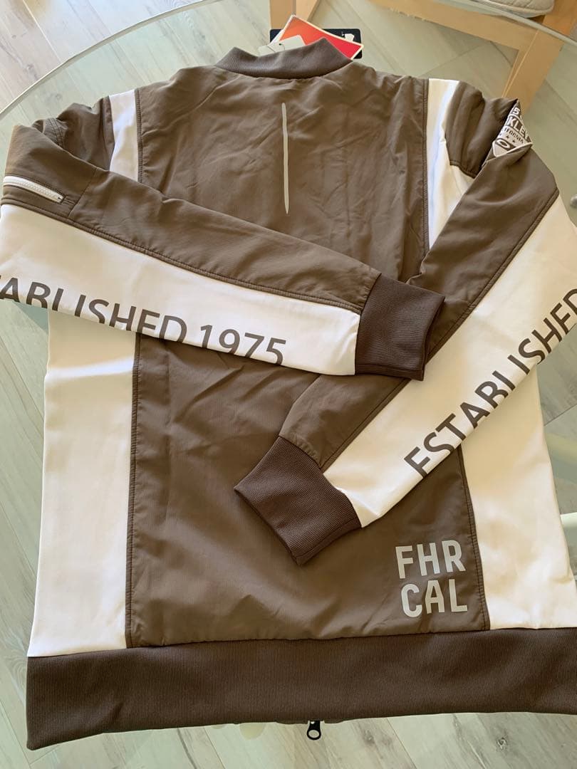 【値下げ！】Oakley HEAT-X ジャケット ブラウン/ホワイト即購入OK