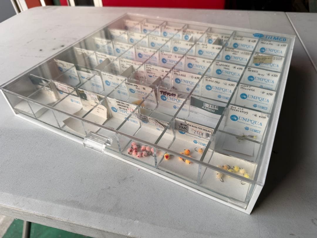 TIEMCO 完成フライ　ケースセット　貴重　フライフィッシング　ティムコ
