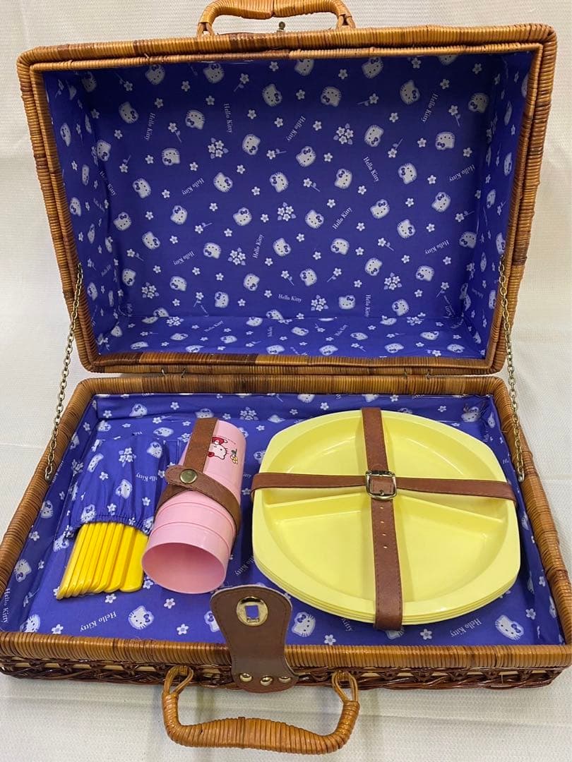 Hello Kitty 籐製ピクニックセット【非売品】