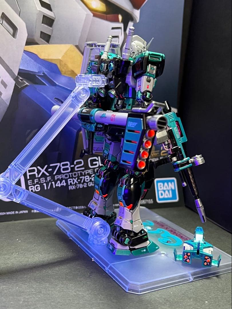 RG 1/144 RX-78-2ガンダムVer.2.0塗装完成品初音ミクカラー