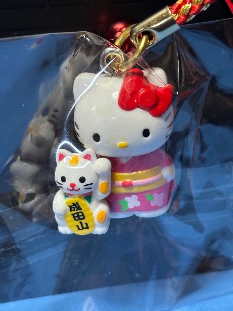 ご当地キティ　成田限定　招き猫　根付け