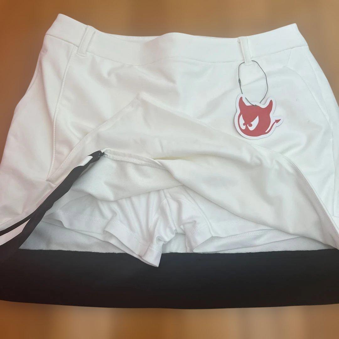 2日間限定値下げ　新品未使用　WAAC ワックゴルフゴルフスカート Lサイズ