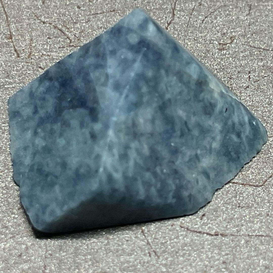 紺色　入りコン沢翡翠1g 糸魚川　ヒスイ　ひすい