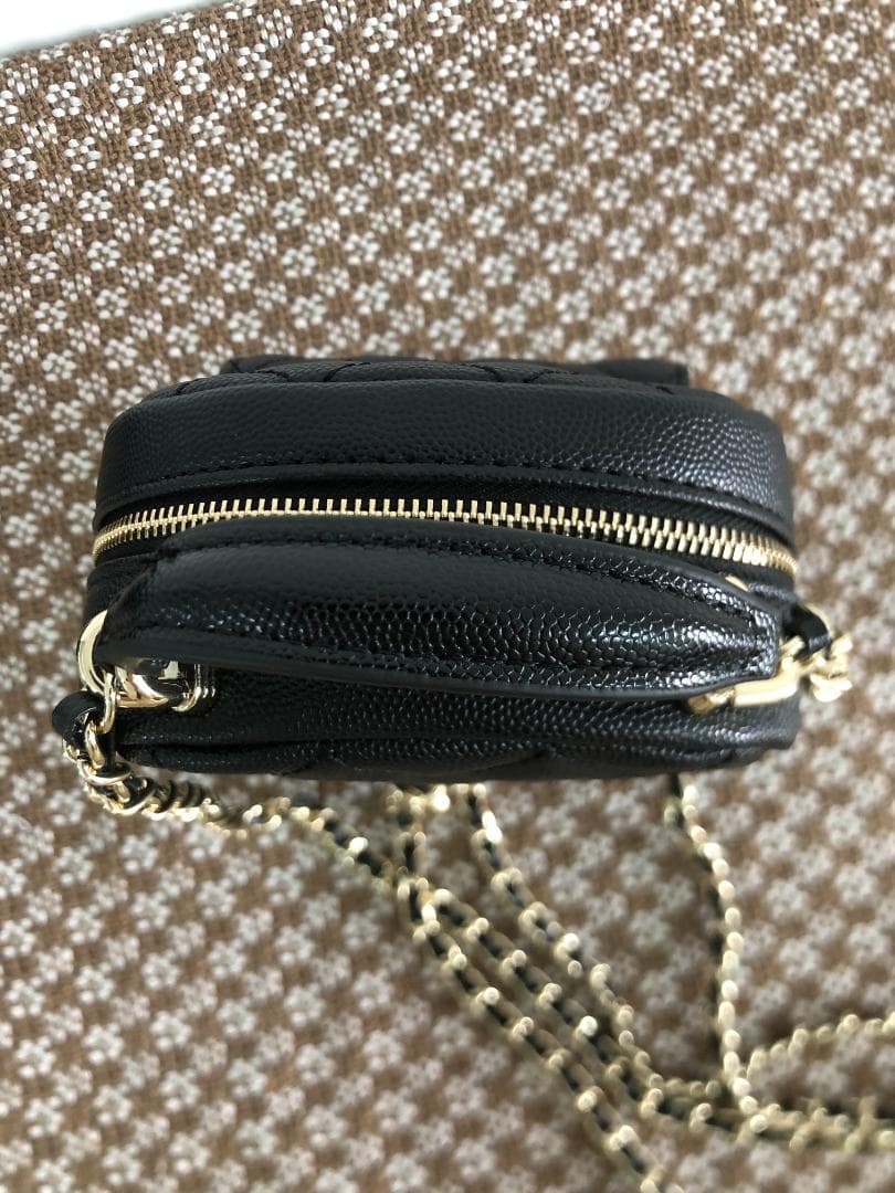 ブラックバックパック　ブラック　高級感　女性 バッグ