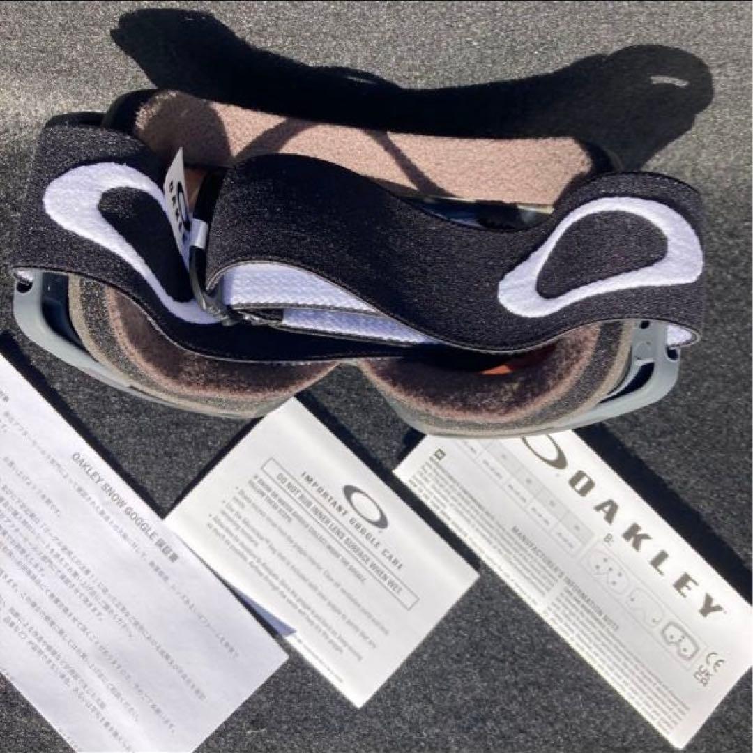 新品未使用　フライトトラッカーM　オークリースノーゴーグル　オークリーゴーグル