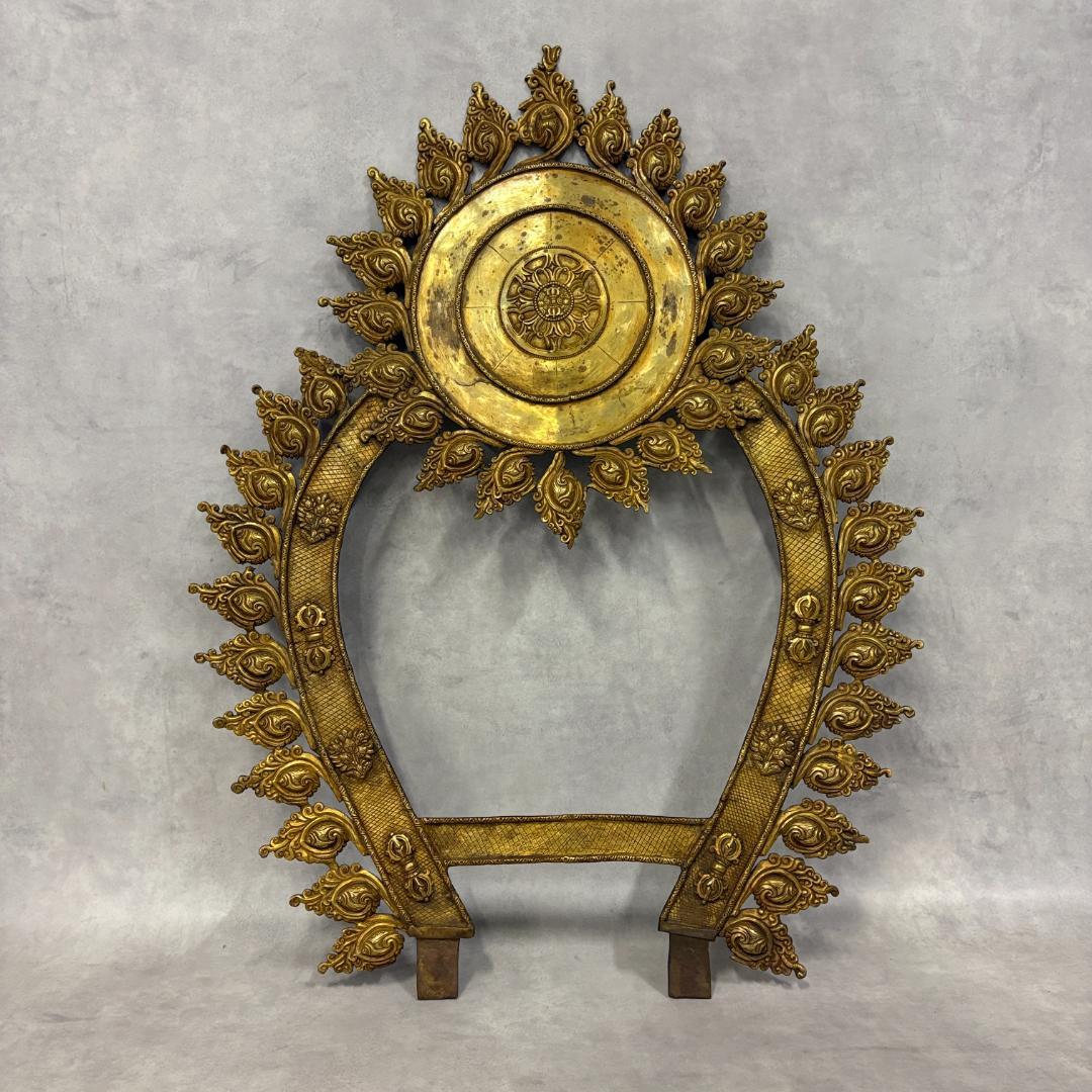 アーチ型光背フレーム／仏像・宗教像用 背面装飾 金属製