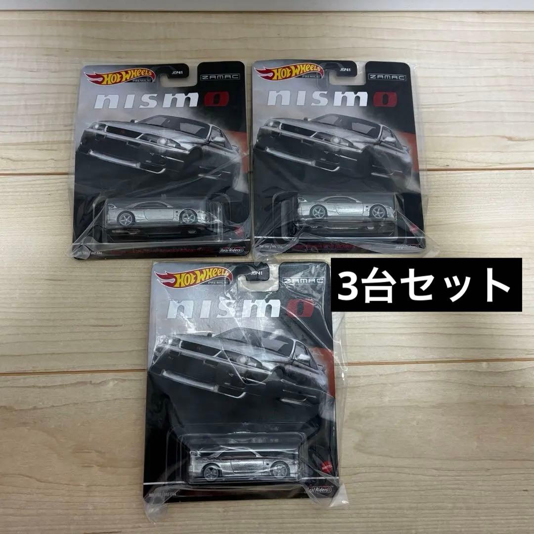 オートサロン ホットウォール 日産スカイラインGT-R BCNR33 NISMO