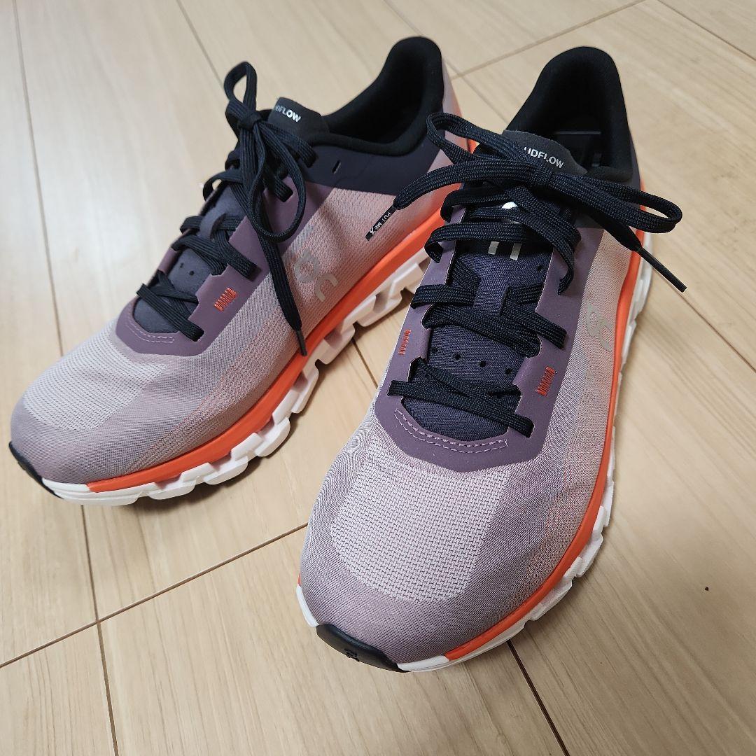 美品 On Cloudflow4 25cm ランニングシューズ