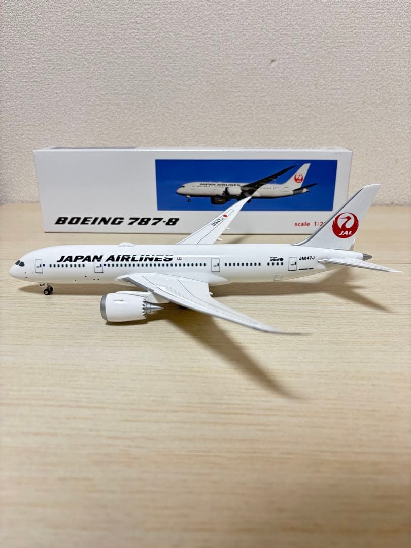 JAL 日本航空 Boeing 787-8 1/200 スタンド付き飛行機模型