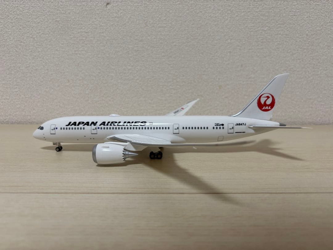 JAL 日本航空 Boeing 787-8 1/200 スタンド付き飛行機模型