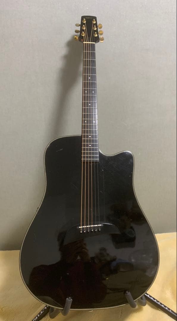 T*i様 【傷あり】K. Yairi エレアコ 型番不明 サウンドホール無し　黒