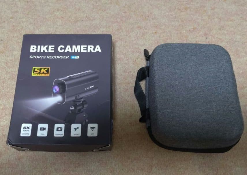 アクションカメラ 3台セット 5K/30FPSドライブレコーダー ケース付き 他