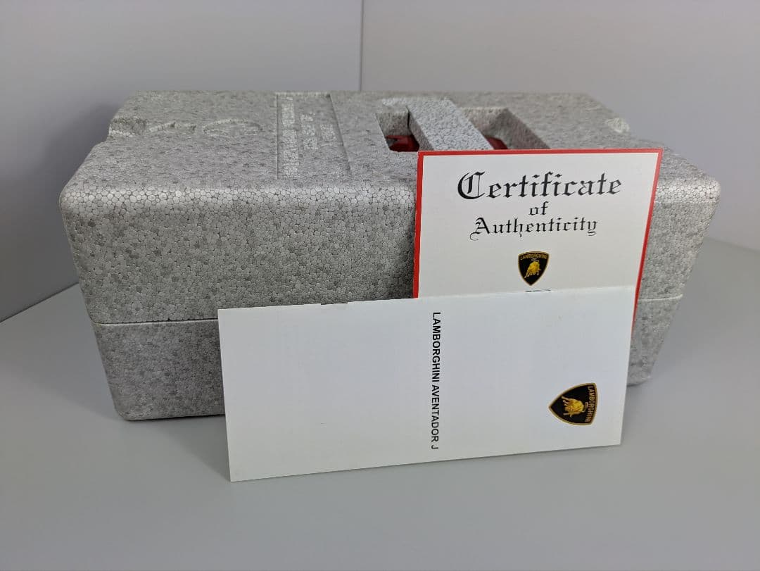 1/18 ミニカー ランボルギーニ　アヴェンタドール J オートアート　レッド