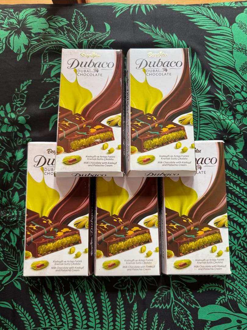 大特価！トルコの最高級ドバイチョコレート5個セットとエティのオマケ付き