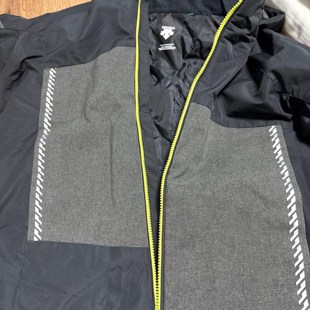 デサント　スキー　スノボーウェア　上下セット ブラック Sサイズ