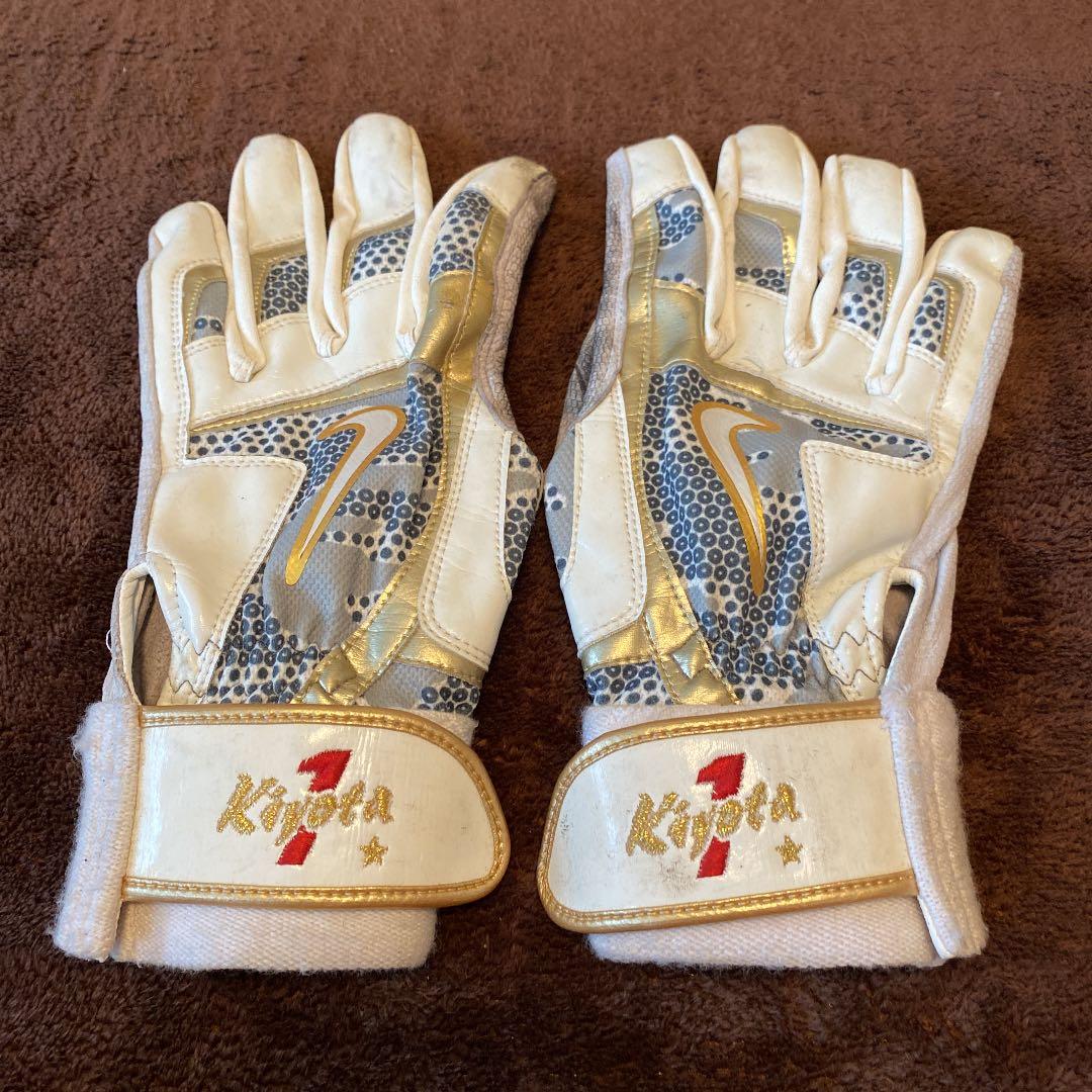 清田育宏　氏　　実使用バッティンググローブ　　白ロゴ